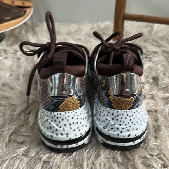 Steve Madden Cliff Round-Toe Lace Up Sneakers Multi Snake Pattern Size 7 M - Picture 7 of 17